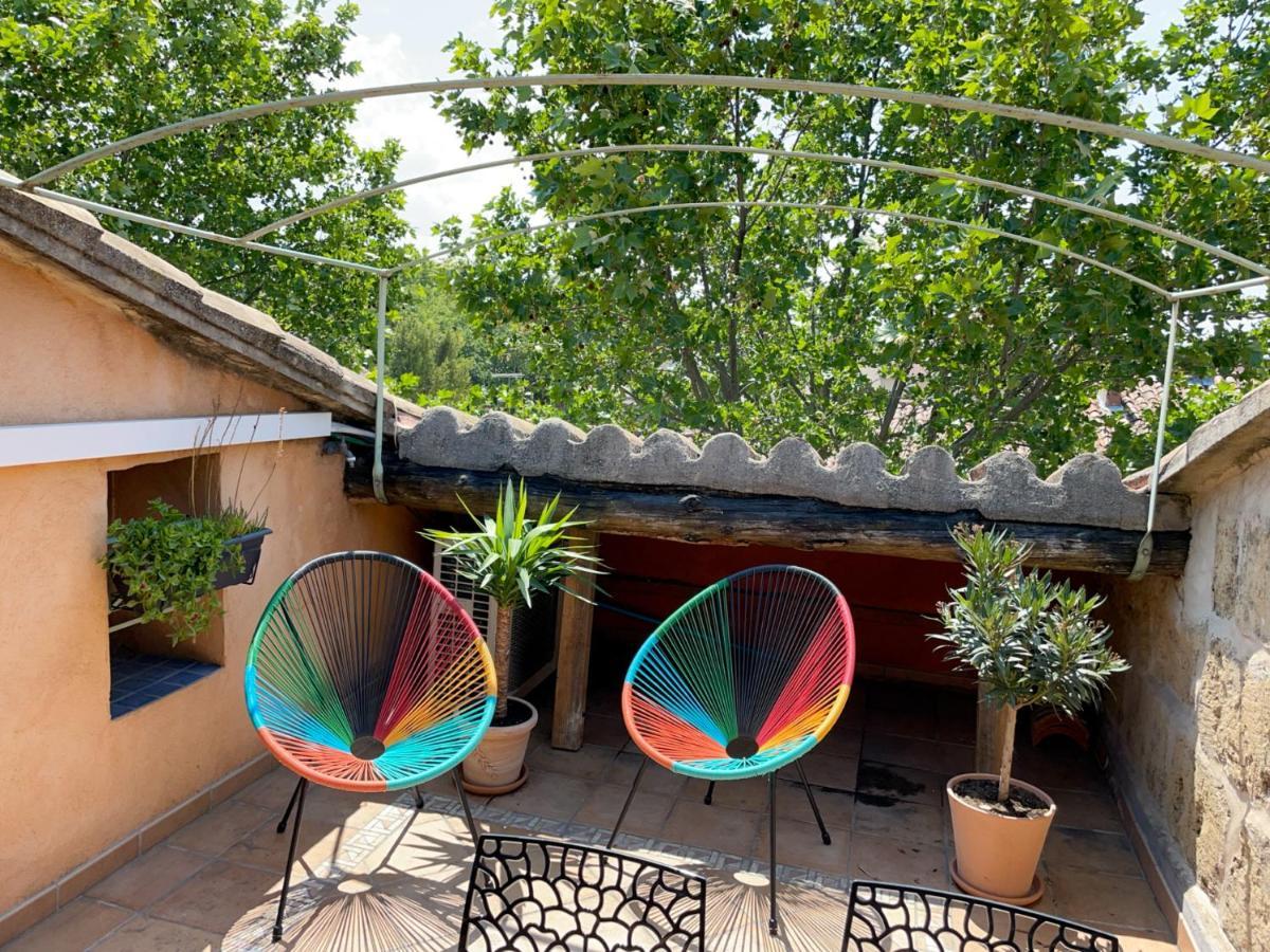 Spacieux Duplex Central Avec Terrasse Tropezienne Salon-de-Provence Exterior photo
